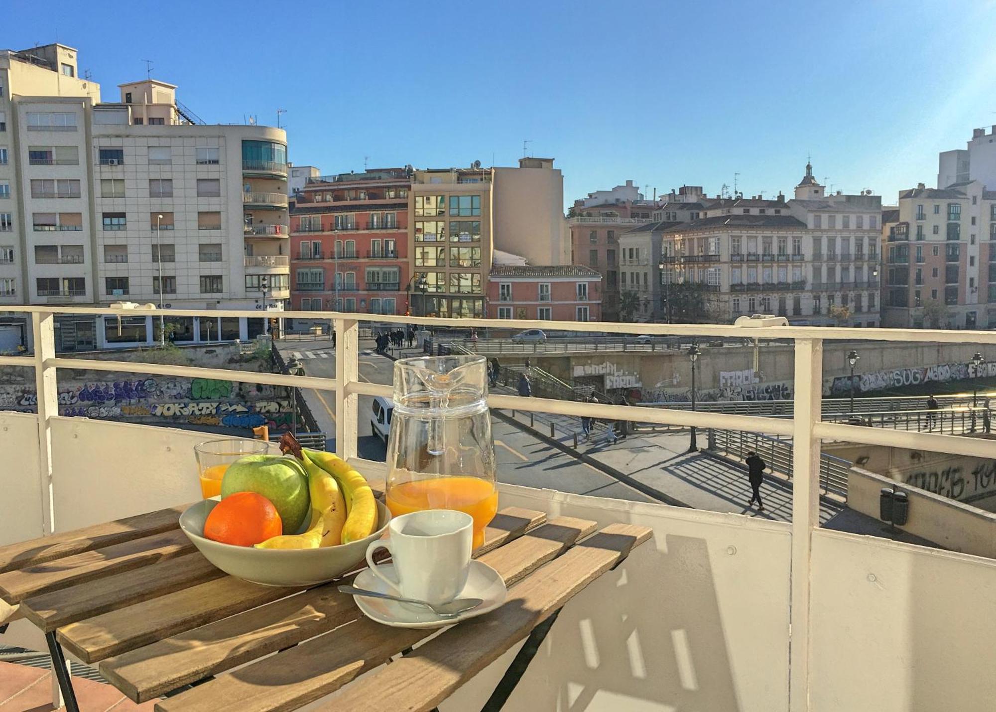 Balcon De La Aurora Apartment Malaga Exterior photo